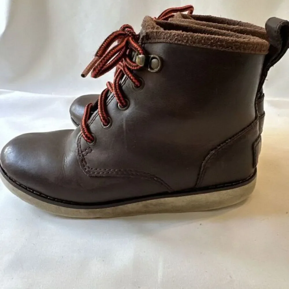 UGG Big Kids Brown Lace Up Boots Size 1‎